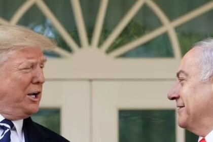 Donald Trump (à esq.) e Benjamin Netanyahu (Foto: Kevin Lamarque / Reuters)