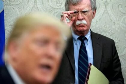 Donald Trump e John Bolton (Foto: Reuters)