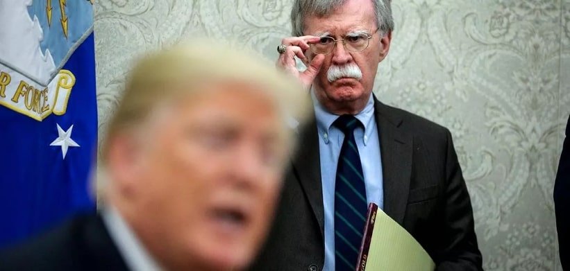 Donald Trump e John Bolton (Foto: Reuters)