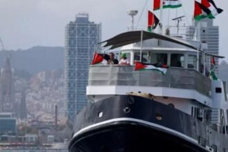 Barco da Flotilha Global Sumud (Foto: Reuters/Nacho Doce)